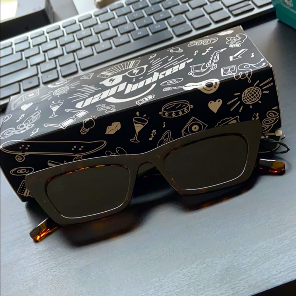 BRAND NEW retro sunglasses!